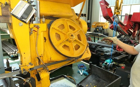 周矶办事处金属带锯床的日常使用和保养注意事项！